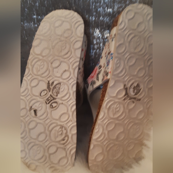 Floral Girl's Size 2 Softmoc Birkenstock Style Thong Sandal - Picture 5 of 5